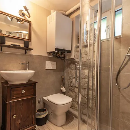 Centro Storico Wifi E Netflix Vakantiehuis Sestola